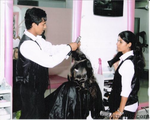 Hubs Unisex Salon Beauty Parlours weddingplz