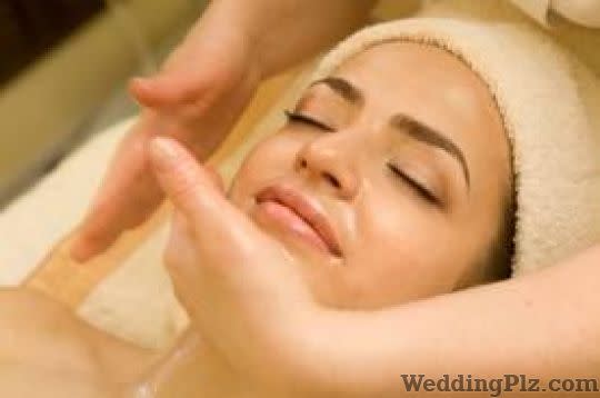 Leefa India Beauty Parlours weddingplz