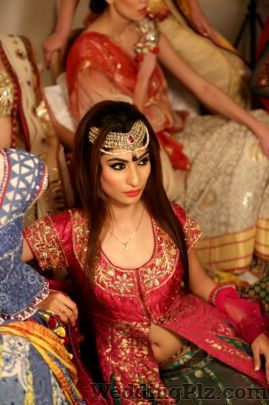 Shweta Gaur Makeup Artist Beauty Parlours weddingplz