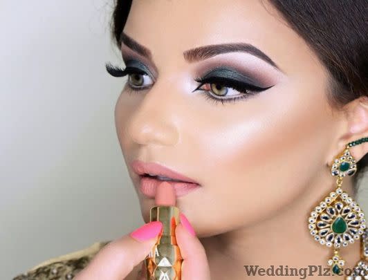 A Progessional Salon Beauty Parlours weddingplz
