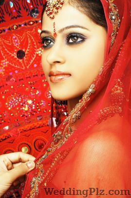 Arti Damania Beauty Parlours weddingplz