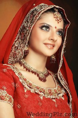 Arti Damania Beauty Parlours weddingplz
