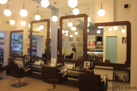 B Blunt Beauty Parlours weddingplz