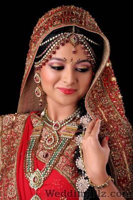 Harsha and Rakesh Professionnel Beauty Parlours weddingplz