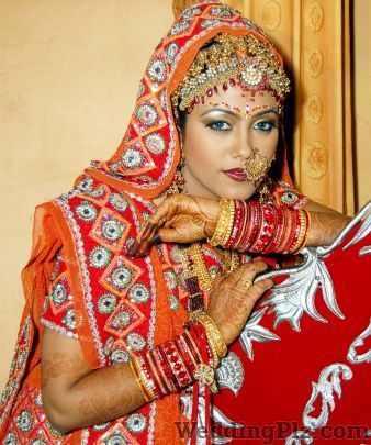 Harsha and Rakesh Professionnel Beauty Parlours weddingplz