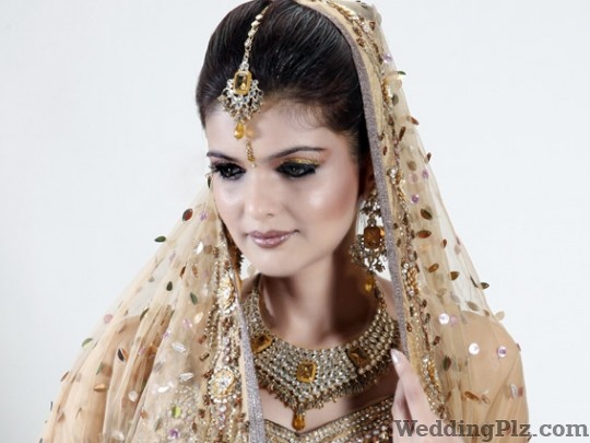 Naina Arora Studio Beauty Parlours weddingplz