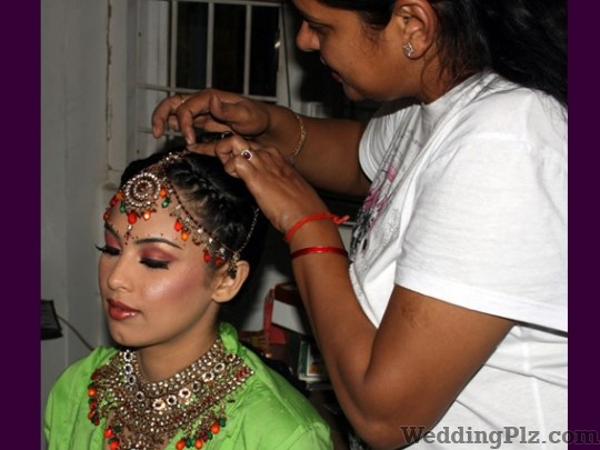 Naina Arora Studio Beauty Parlours weddingplz