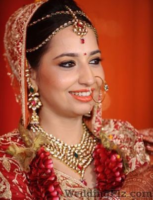 Naina Arora Studio Beauty Parlours weddingplz