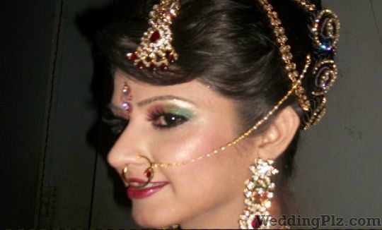 Afreena Mehendi Artist Beauty Parlours weddingplz
