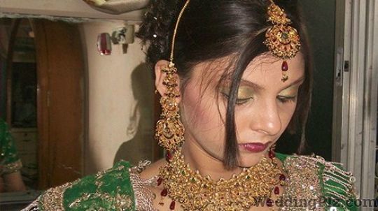 Afreena Mehendi Artist Beauty Parlours weddingplz