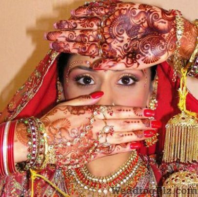 Bride Touch And Glow Beauty Parlours weddingplz