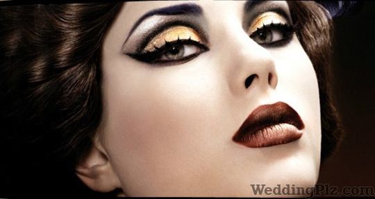 Vinod Hair Studio And Academy Beauty Parlours weddingplz