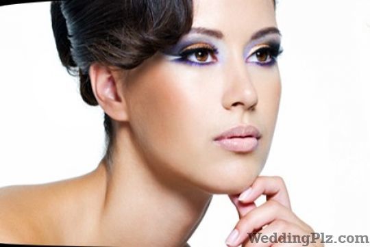 Vinod Hair Studio And Academy Beauty Parlours weddingplz