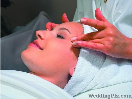 Oxiya Unisex Salon and Spa Beauty Parlours weddingplz