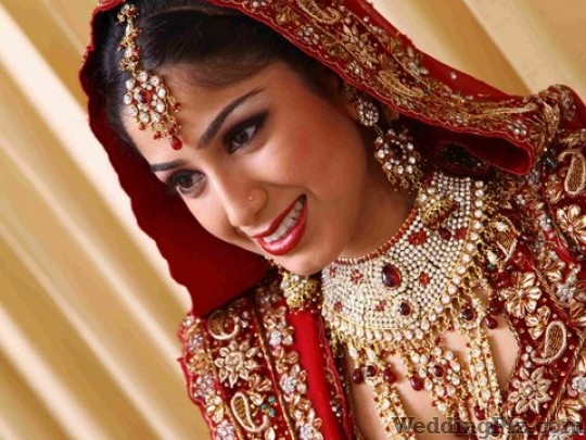 Riya Vashist Beauty Parlours weddingplz