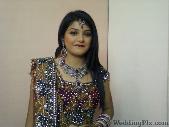 Riya Vashist Beauty Parlours weddingplz