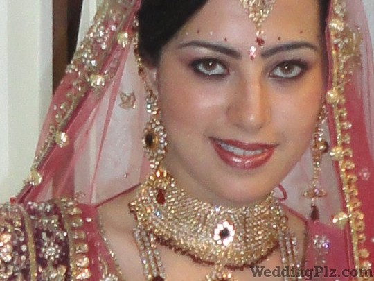 Schon Solutions Beauty Parlours weddingplz