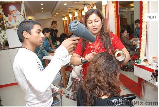 Varshas Unisex Salon Beauty Parlours weddingplz