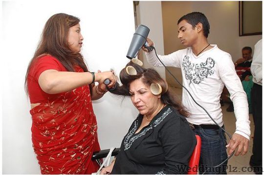 Varshas Unisex Salon Beauty Parlours weddingplz