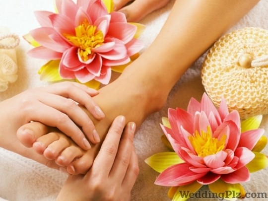 ZD Naseem Unisex Salon Beauty Parlours weddingplz