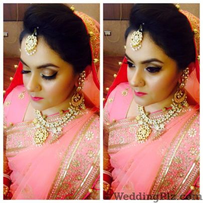 Astha Khanna Makeup Artist Beauty Parlours weddingplz