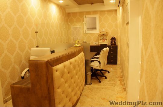 Kanikka Tandon Studdio Beauty Parlours weddingplz