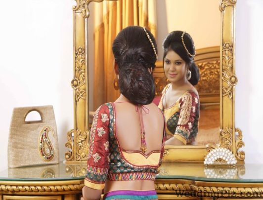 Avenue Unisex Salon Beauty Parlours weddingplz