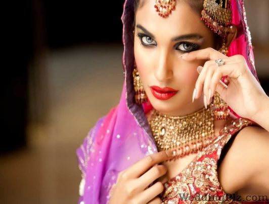 Hairz Den Hair Waves and Salon Beauty Parlours weddingplz