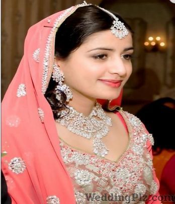 La Bella Bridal Studio Beauty Parlours weddingplz