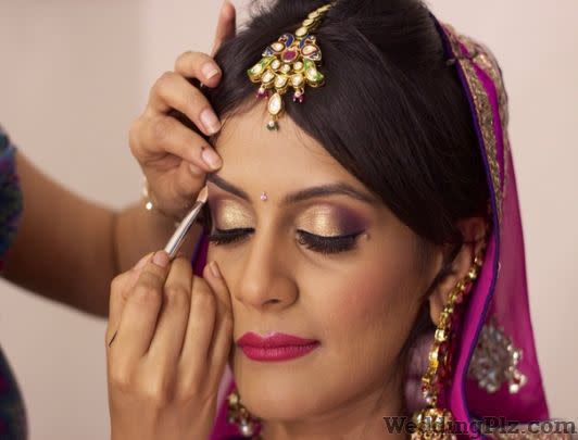 Le Belleza Saloon Beauty Parlours weddingplz