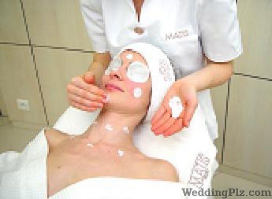 Perfect Point Beauty Parlours weddingplz