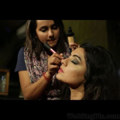 Jyotsna Singh Hair and Makeup Artist Beauty Parlours weddingplz