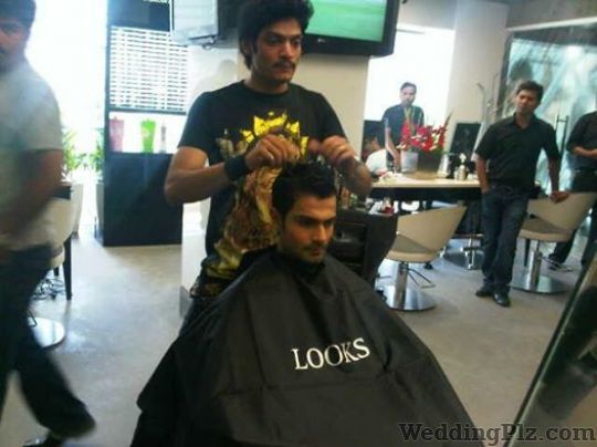 Looks Unisex Salon Beauty Parlours weddingplz