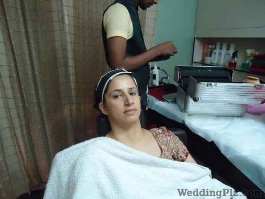 Hair N Shanti Unisex Salon Beauty Parlours weddingplz