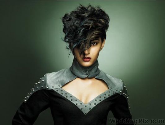 B Blunt Beauty Parlours weddingplz