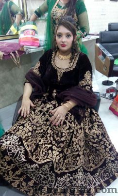 Meenakshi Ahuja Makeover Studio Beauty Parlours weddingplz