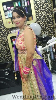 Meenakshi Ahuja Makeover Studio Beauty Parlours weddingplz