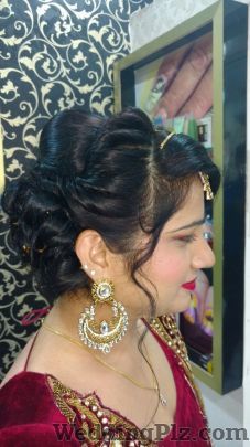Meenakshi Ahuja Makeover Studio Beauty Parlours weddingplz