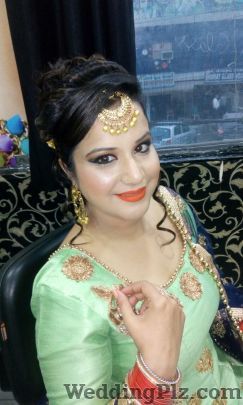 Meenakshi Ahuja Makeover Studio Beauty Parlours weddingplz