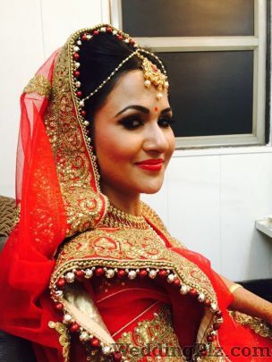 The Signature Designer Makeovers Beauty Parlours weddingplz