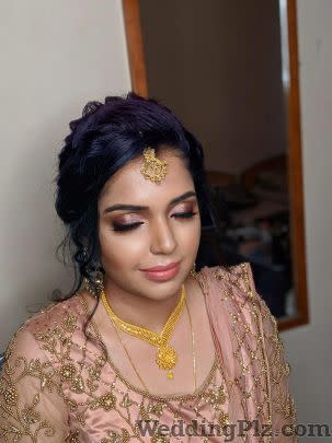 Shreeya Pawar Makeup Studio Beauty Parlours weddingplz