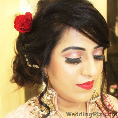 FleekYou Salon   Best Salon in Paschim Vihar Beauty Parlours weddingplz