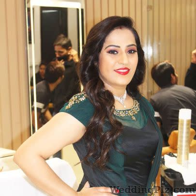 FleekYou Salon   Best Salon in Paschim Vihar Beauty Parlours weddingplz