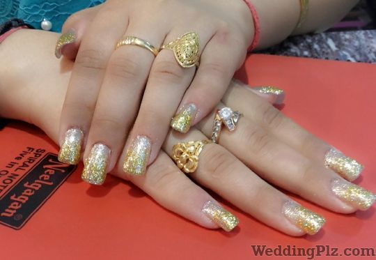 Cheapest nail extension in Delhi / best place in Delhi for nail extension  #nailart #nailextension - YouTube