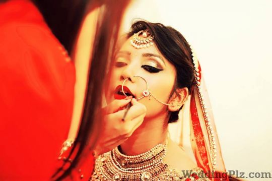 Dress Ur Face By Monika Chopra Makeup Artists weddingplz