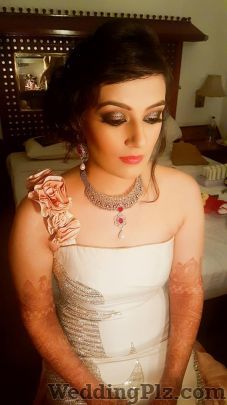 Dress Ur Face By Monika Chopra Makeup Artists weddingplz