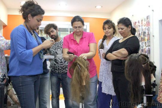 Seema V Jerajani Makeup Artists weddingplz