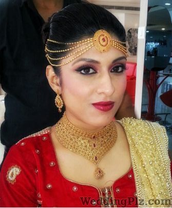Ambika Pillai Makeup Artists weddingplz