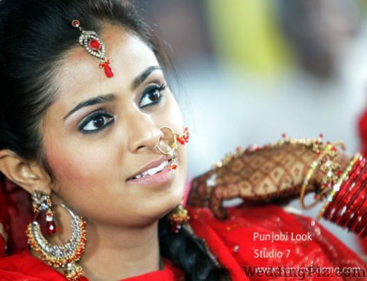 Sarita Sharma Makeup Artist Makeup Artists weddingplz