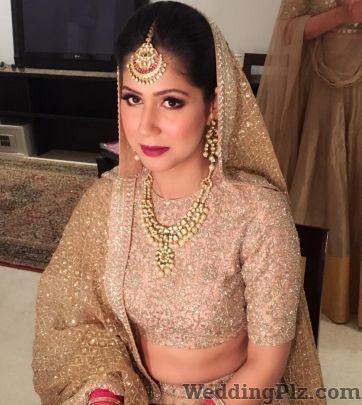 Jasmeet Kapany Hair and Makeup Makeup Artists weddingplz